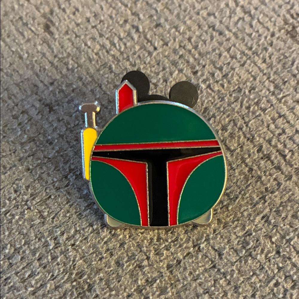 Green and Red Star Wars Pin